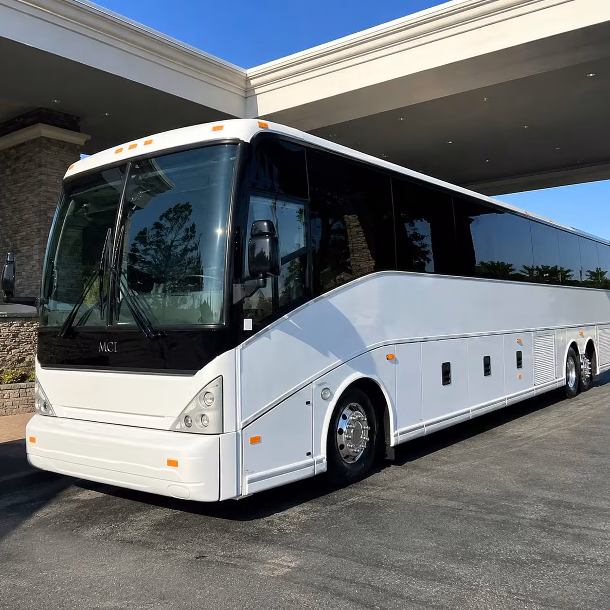 corporate airport transportation in tulsa that keeps your team on schedule